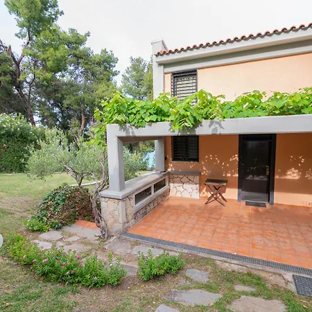Kassandra With Shared Pool By Rentalspro - Halkidiki Villa Kriopigi