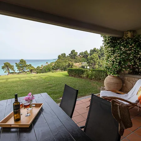 Villa Kassandra With Shared Pool By Rentalspro - Halkidiki Kriopigi